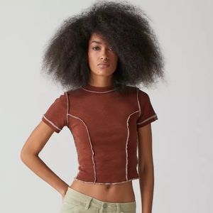 URBAN OUTFITTERS - BDG Katie Seamed Baby Tee